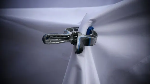 Tongs — Щипцы