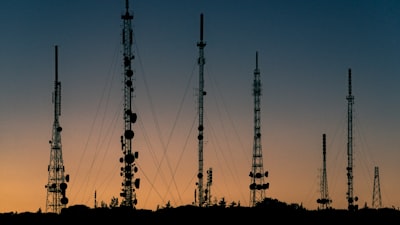 cellular network — сотовая сеть