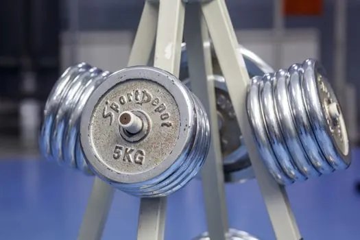 Weight lifting — поднятие тяжестей