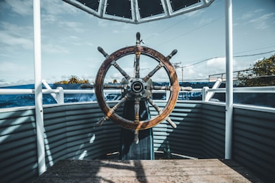 prow of a ship — нос корабля