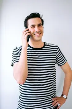 telefonom — по телефону