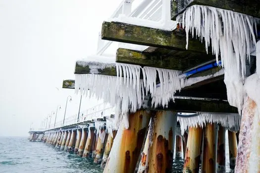 Bitterly cold — Сильный холод