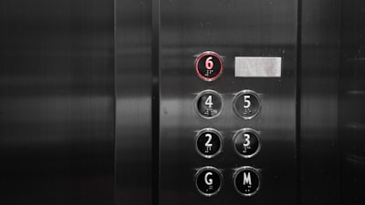 lift — поднимать