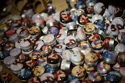 Tins — жестяные банки