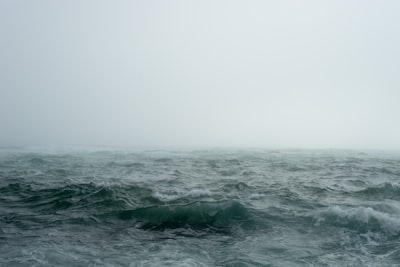 stormy — штормовой