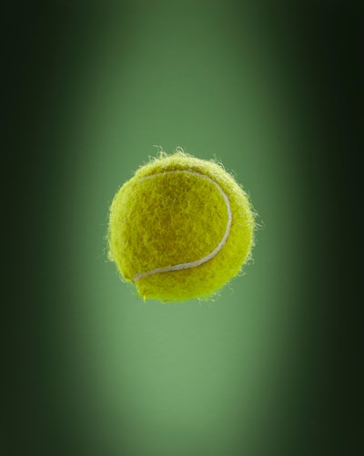 Der Ball — мяч