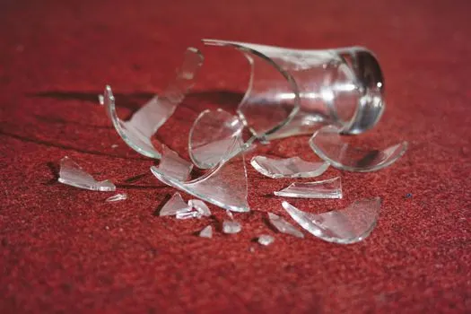 breakable — хрупкий