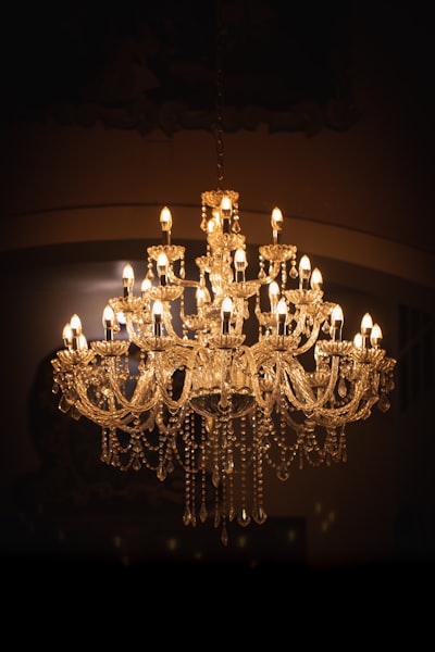 Chandelier — люстра