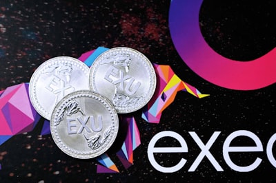 exceed the budget — превысить бюджет