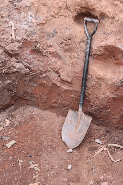 Shovel — лопата
