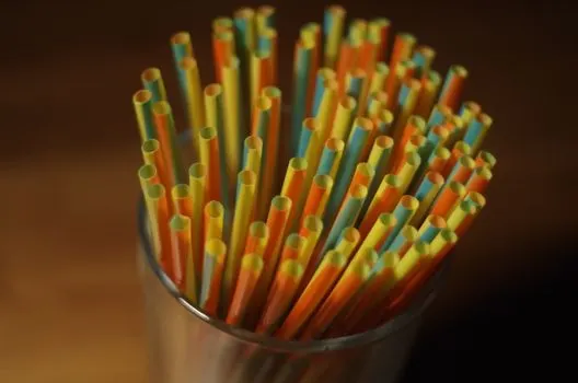 Straw — трубочка