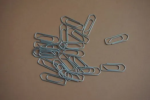 Staple — скрепка