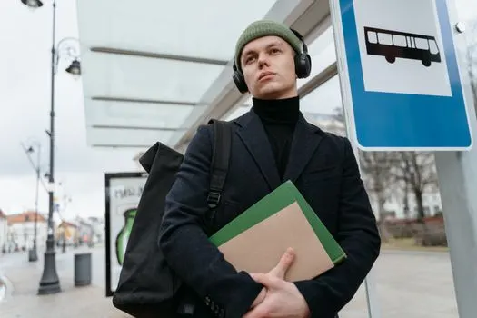 stood — стоял