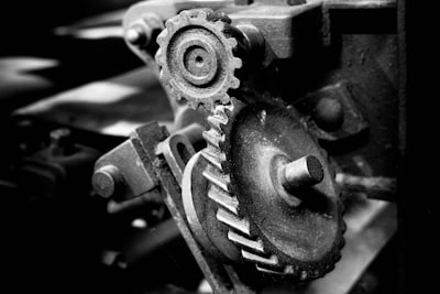 Leaning against their machines — опираясь на свои машины
