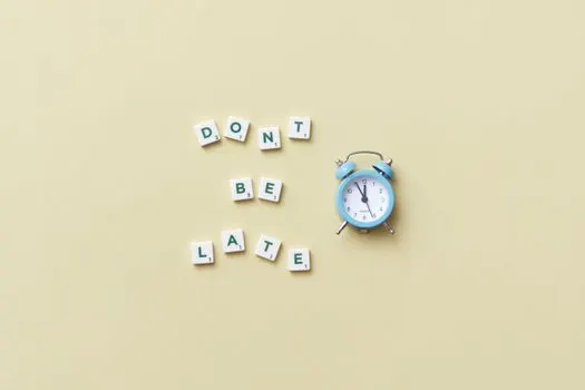 put sth off — отложить что-либо