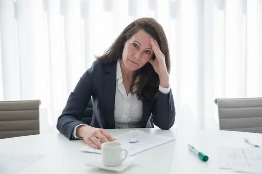 cope with stress — справляться со стрессом