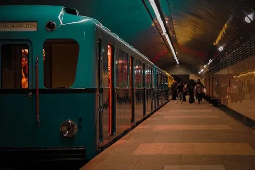 Metro — Метро