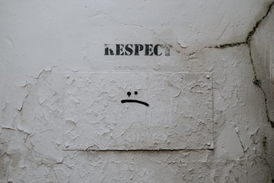 Respectfully — почтительно