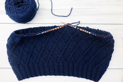 To knit — вязать