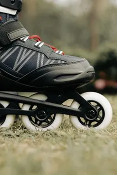 Rollerblades — Роликовые коньки