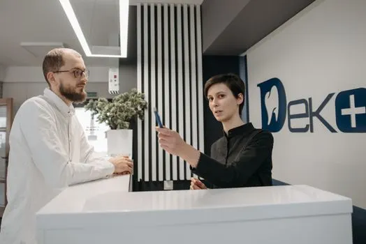 pediu — попросил