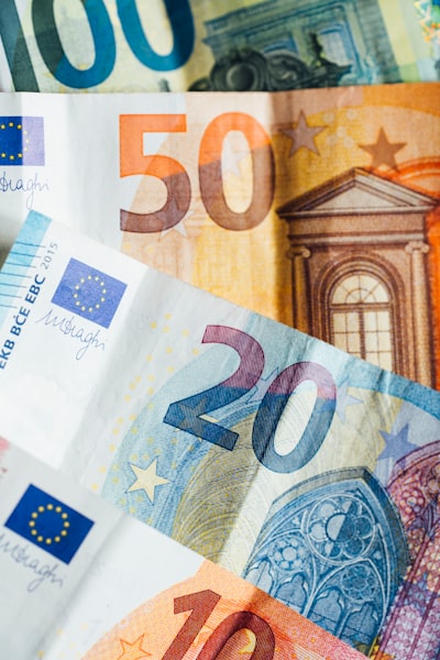 fünfzig Euro — Пятьдесят евро