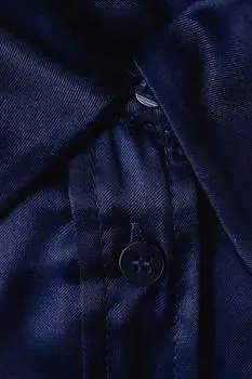 Buttoned — Застегнутые