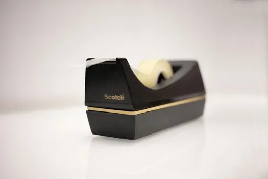 Scotch tape — скотч