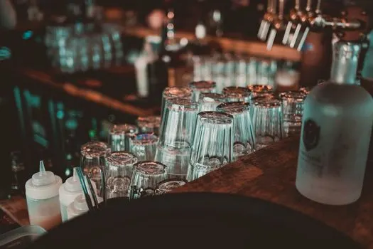 Bar — бар