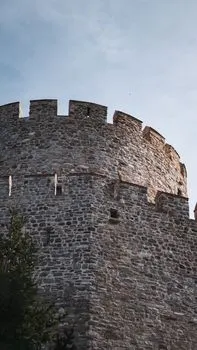 Battlements — Зубчатые стены