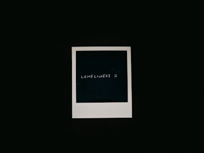 lauded — восхвалял