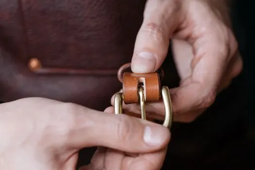 Belt buckle — пряжка ремня