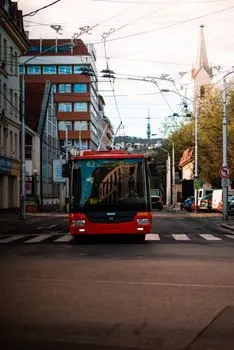 Grad uvodi nove linije — город вводит новые маршруты