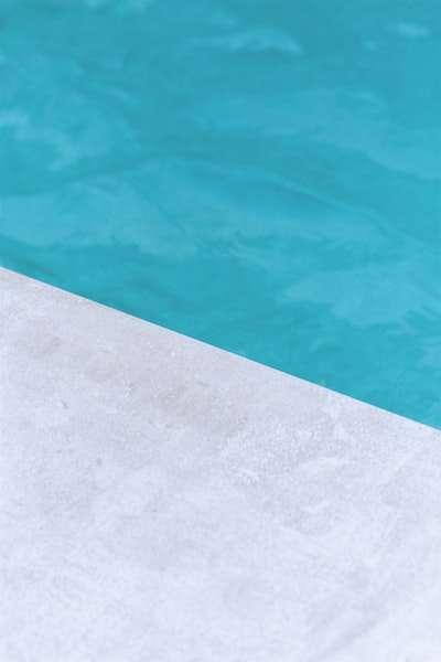 Poolside — зона у бассейна