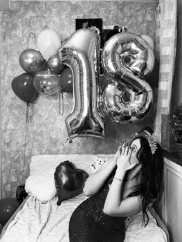 He is eighteen — Ему восемнадцать.