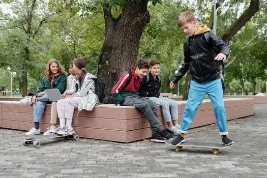 Youngsters — Молодые люди