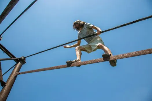 Tightrope — канат
