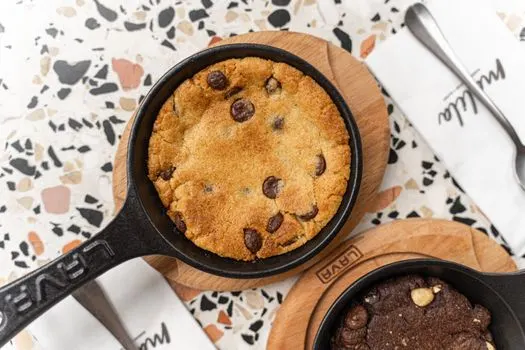 Cookie skillet dessert — Десерт "Печенье на сковороде"