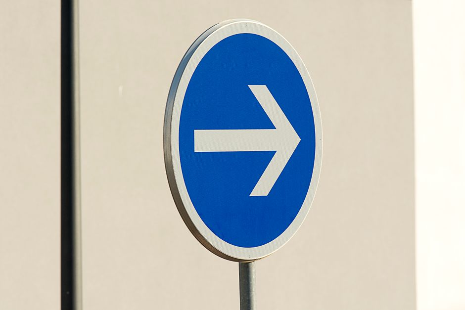 On the right side — с правой стороны