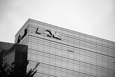 lasts — длится