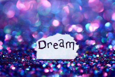 I dream — я мечтаю