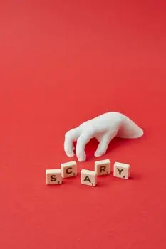 Gonna scare — Напугаю