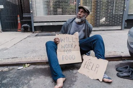 do voluntary work — заниматься волонтерской деятельностью