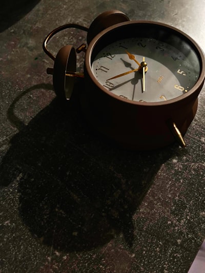 Clock out — отметиться на выходе