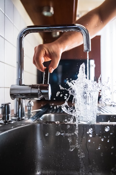 faucet — кран