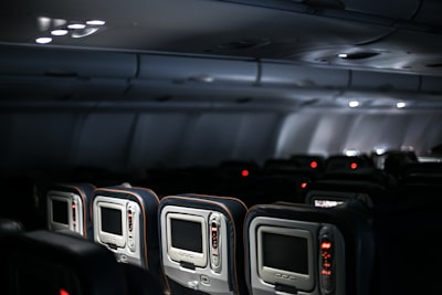 in-flight entertainment — развлечения на борту