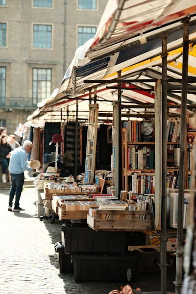 stalls — прилавки