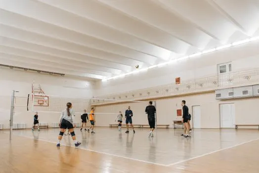sala — спортзал