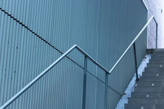Banister — Перила