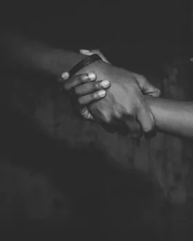 make valuable connections — заводить полезные связи